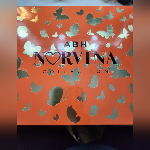 ABH Norvina Vol 3 Anastasia Beverly Hills Eyeshadow Palette - Picture 2 of 2